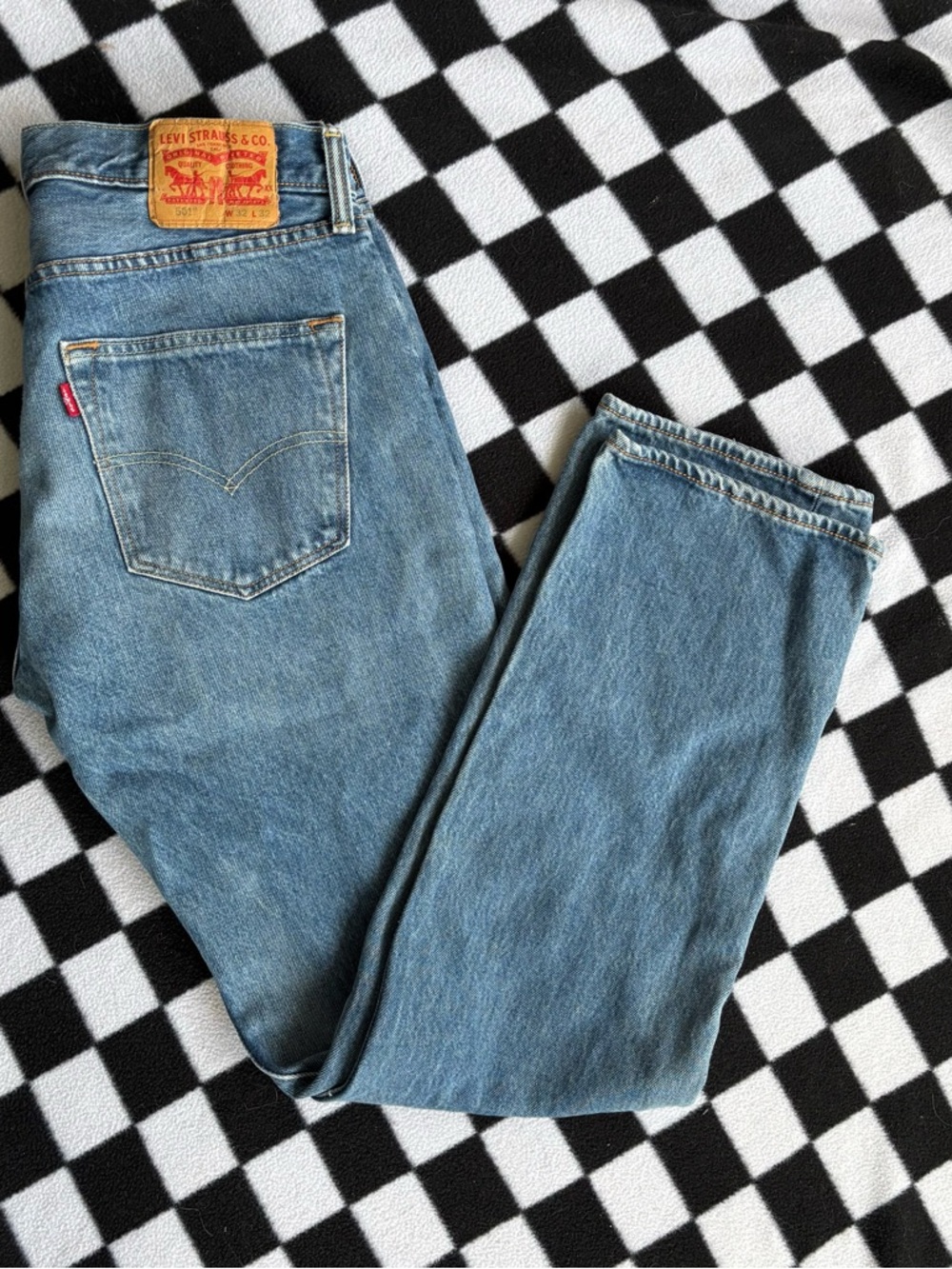 Levi’s 501 Jeans Button Fly Straight Leg Light Wash W32 L32 Classic Denim